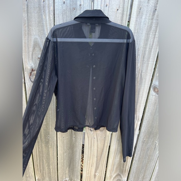 Collared mesh long sleeve button up cropped blouse size medium. - Picture 4 of 4